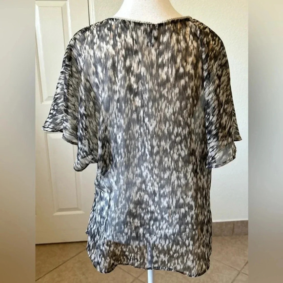 Converse‎ One Star Blouse Women's Medium Multicolor Sheer Flutter Sleeve V-Neck - Picture 4 of 14